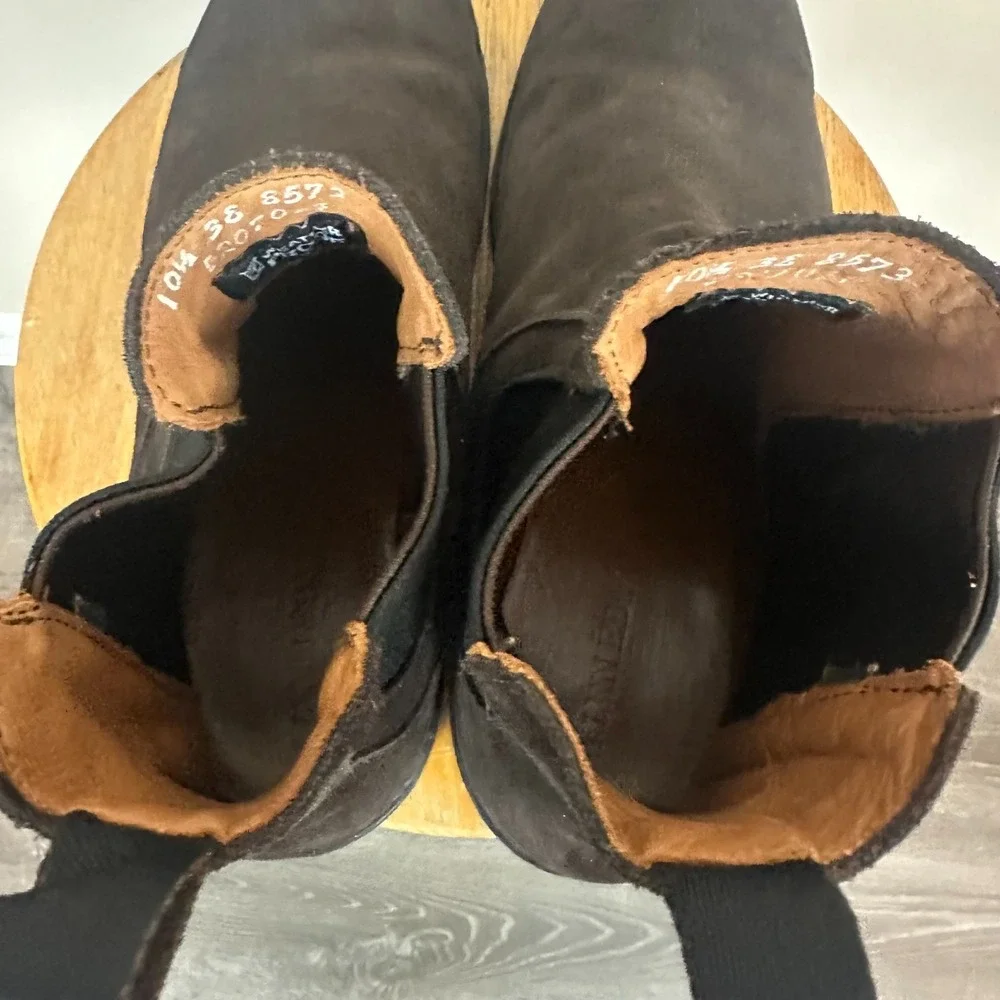 Allen Edmonds Tanner Men 10.5 Chelsea Boot Suede Chocolate Leather Weatherproof